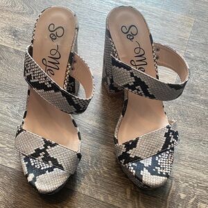 Stylish Snake Print Mules